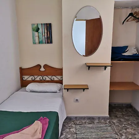Low Cost Wifi Free بيت ضيافة
